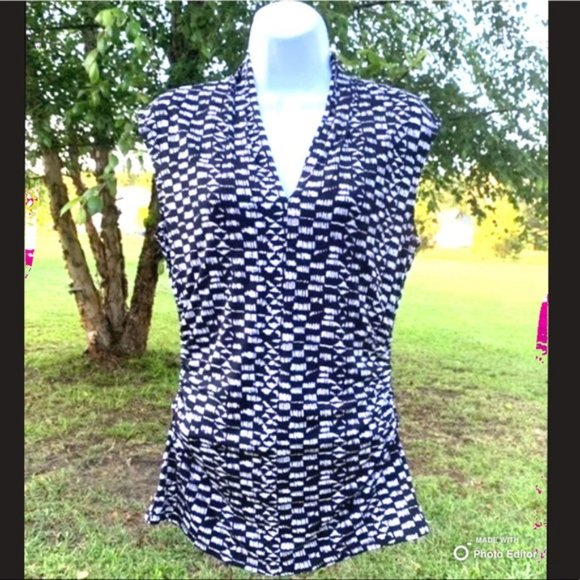 Vince Camuto Tops - 🥳 3/$15 Vince Camuto Sleeveless Top